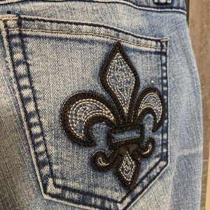 Light Wash - Distressed Ladies Jeans